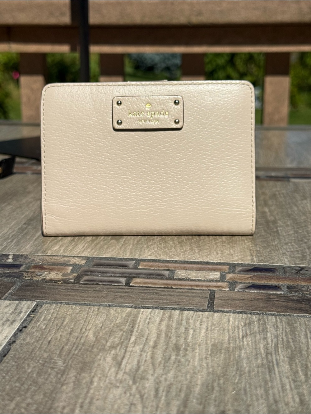 EUC Kate Spade New York compact bifold wallet Leather Beige